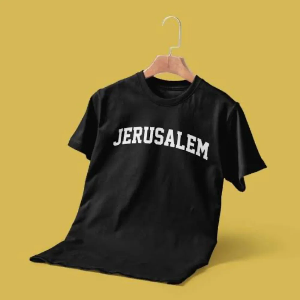 Kaos oblong hitam katun combed 24s sablon discharge tipografi lengkung Jerusalem
